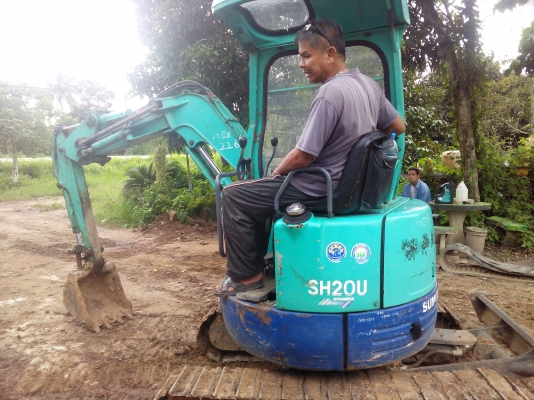 ขายรถแบคโฮSUMITOMO sh20uu-3รถสวยพร้อมใช้ราคาถูกเทียบเท่าขนาด30รุ่นนี้มีพิเศษเฟรมสามารถถ่างกว้างออกได้โดยไฮดอลิครุ่นไหม่มากๆๆเห็นแล้วจะอึ่ง