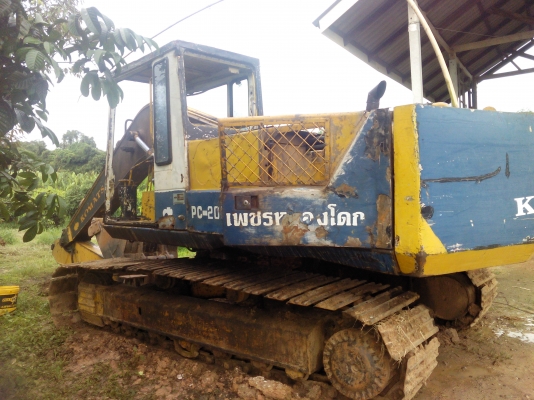 ขายรถแบคโฮ KOMATSU pc200-3ตามสภาพราคาถูกด่วน