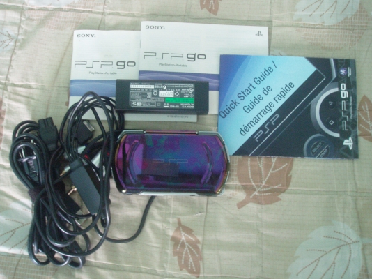 ขายถูกๆPSP GO เมมเครื่อง16G สภาพสวยครับ