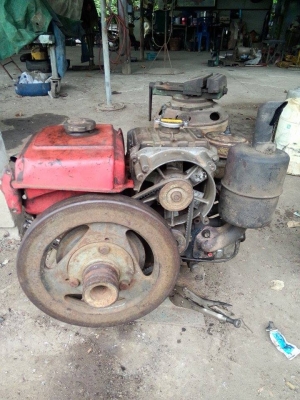 เครื่องสูบนํ้ามิตซู 7-8 แรง ใช้งานได้ดีครับ แห้งๆ แน่นๆ