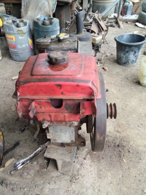 เครื่องสูบนํ้ามิตซู 7-8 แรง ใช้งานได้ดีครับ แห้งๆ แน่นๆ