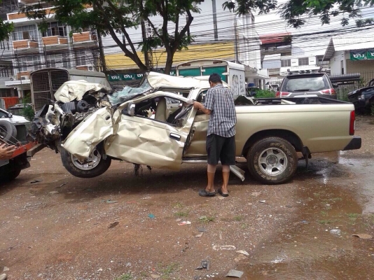 ซากนิสสันเครื่องZDI 3000 รื้อขายอะไหลทุกชิ้น