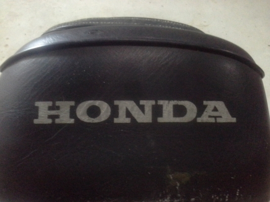 เบาะ GL400 ขาย 500 บาท เบาะ GL400 ขาย 500 บาท