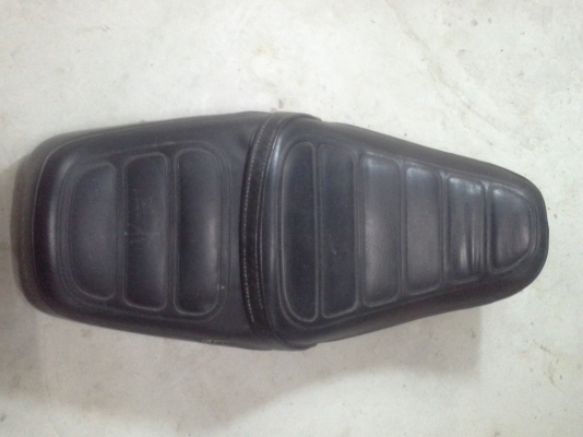 เบาะ GL400 ขาย 500 บาท เบาะ GL400 ขาย 500 บาท