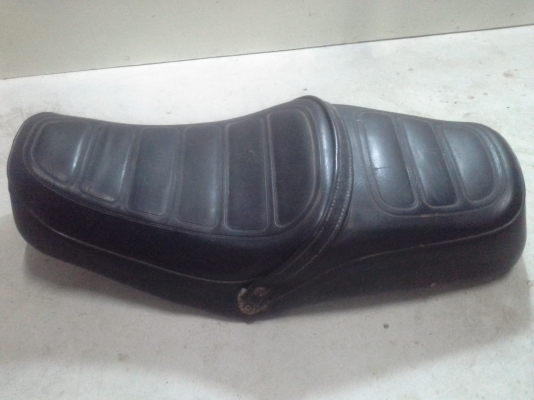 เบาะ  GL400  ขาย  500  บาท