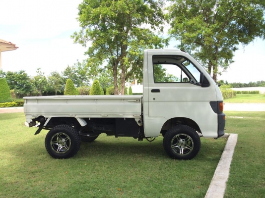 s110p 4x4 มีสโล ยกดั้ม ยกสูง3นิ้ว ทำสี พ่นกันสนิมแล้ว มีชุดลาก เทเลอร์ ครบชุด