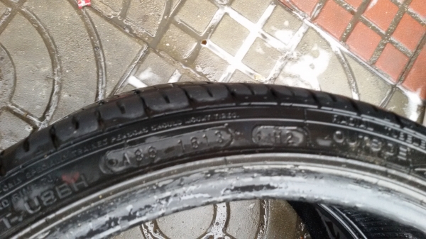 ขายยาง 195 40 17 ปี13ชุดละ6500