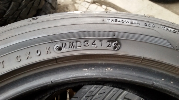 ขายยาง215 45 17 NITTO ปี12ชุดละ8000