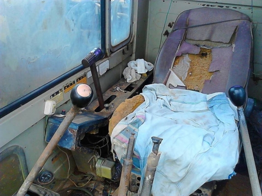 **350,000 บ.ต่อรอง**ขายแบคโฮ KOMATSU PC120-3 เครื่องปั้มเดิม เครื่อง KOMATSU 6D95L-85HP 6สูบ แน่นดี แรงดี ปั้มดีแรงดี ทำงานดีไม่โหลด เอวแน่นดี ไม่มีแตก บูมอาร์มสวยไม่ปะไม่ดามไม่ร้าว ช่วงล่าง70-75\% โซ่พอได้ โรลเลอร์ครบ แทร็กหนา เฟรมสวยไม่ผุ สป็อคเก็ตกับล้อ