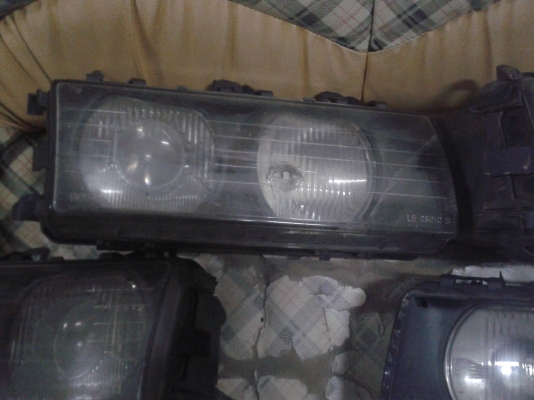 ขายเหมาไฟหน้าBMW E36นกแก้วมี4ดวง1900ตามสภาพ