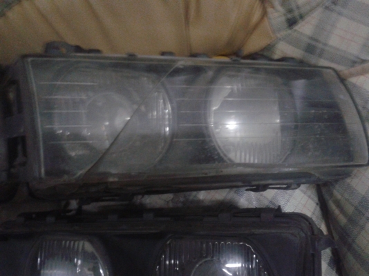 ขายเหมาไฟหน้าBMW E36นกแก้วมี4ดวง1900ตามสภาพ