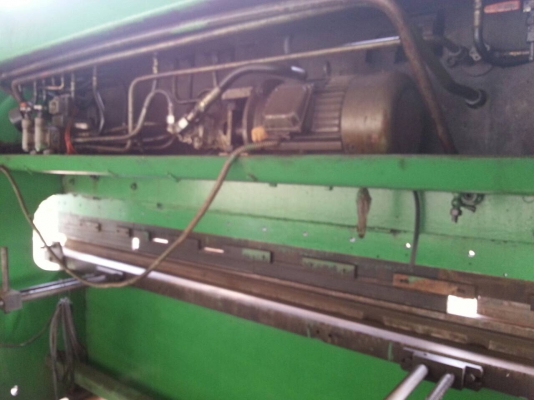 เครื่องพับ10ฟุตพับได้6มิลของtaiwan of chinaไฮโดรลิคติดต่อ0892224259