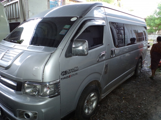 TOYOTA COMMUTER TOYOTA COMMUTER