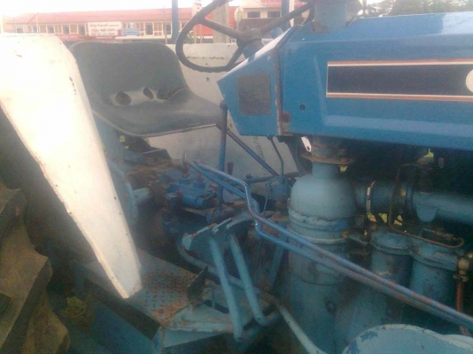 ครับขายรถไถฟอร์ด 60  2เพลา 200,000 สุดๆๆเลยครับ