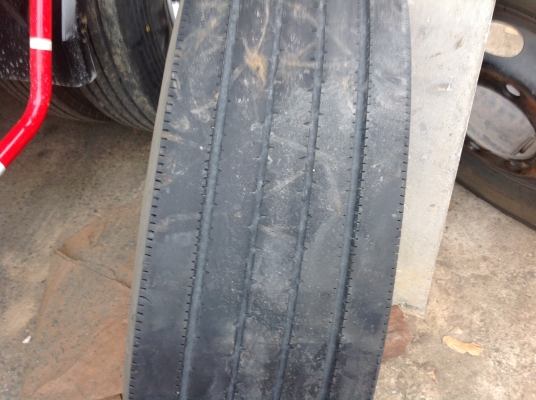 ขายยาง1000 ขอบ20 ทั้งชุด2500บาท