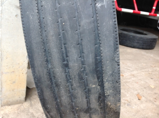 ขายยาง1000 ขอบ20 ทั้งชุด2500บาท