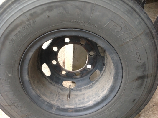 ขายยาง1000 ขอบ20 ทั้งชุด2500บาท