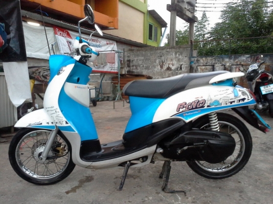 อย่างถูก Fino ลายสปอร์ต สวยๆเลยครับ