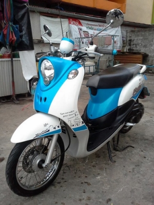 อย่างถูก Fino ลายสปอร์ต สวยๆเลยครับ