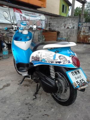 อย่างถูก Fino ลายสปอร์ต สวยๆเลยครับ