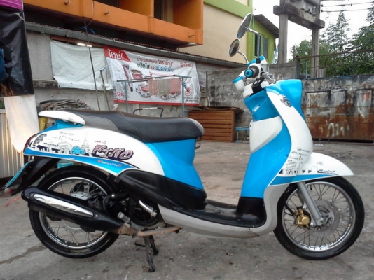 อย่างถูก Fino ลายสปอร์ต สวยๆเลยครับ