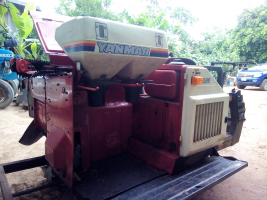 รถเกี่ยวนวดข้าวพร้อมใช้ราคาถูก รถเกี่ยวนวดข้าวพร้อมใช้ราคาถูก