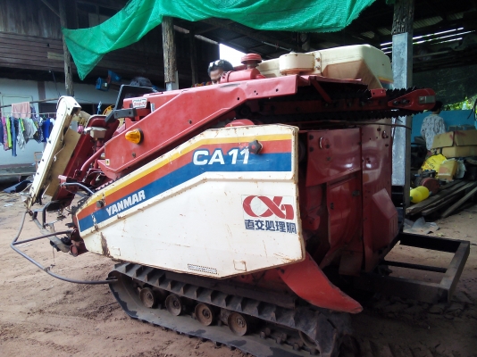 รถเกี่ยวนวดข้าวพร้อมใช้ราคาถูก รถเกี่ยวนวดข้าวพร้อมใช้ราคาถูก