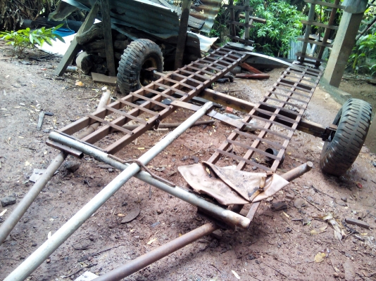 รถเกี่ยวนวดข้าวพร้อมใช้ราคาถูก รถเกี่ยวนวดข้าวพร้อมใช้ราคาถูก