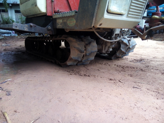 รถเกี่ยวนวดข้าวพร้อมใช้ราคาถูก รถเกี่ยวนวดข้าวพร้อมใช้ราคาถูก