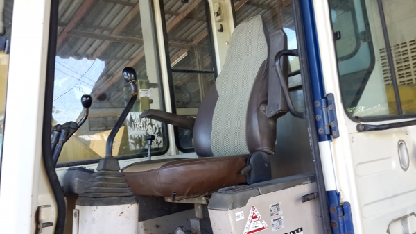 PC 90-1 เก่านอก อาร์มยาวตัวเดินใหญ่สวยจริงๆ เครื่องดีมีลายหัวเจาะครบ PC 90-1 เก่านอก อาร์มยาวตัวเดินใหญ่สวยจริงๆ เครื่องดีมีลายหัวเจาะครบ