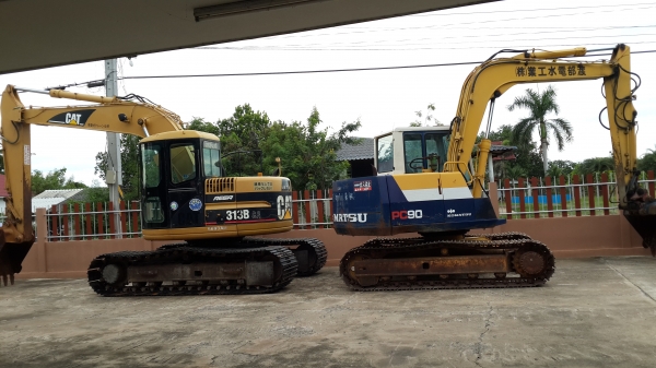 PC 90-1 เก่านอก อาร์มยาวตัวเดินใหญ่สวยจริงๆ เครื่องดีมีลายหัวเจาะครบ PC 90-1 เก่านอก อาร์มยาวตัวเดินใหญ่สวยจริงๆ เครื่องดีมีลายหัวเจาะครบ