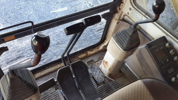 PC 90-1 เก่านอก อาร์มยาวตัวเดินใหญ่สวยจริงๆ เครื่องดีมีลายหัวเจาะครบ PC 90-1 เก่านอก อาร์มยาวตัวเดินใหญ่สวยจริงๆ เครื่องดีมีลายหัวเจาะครบ