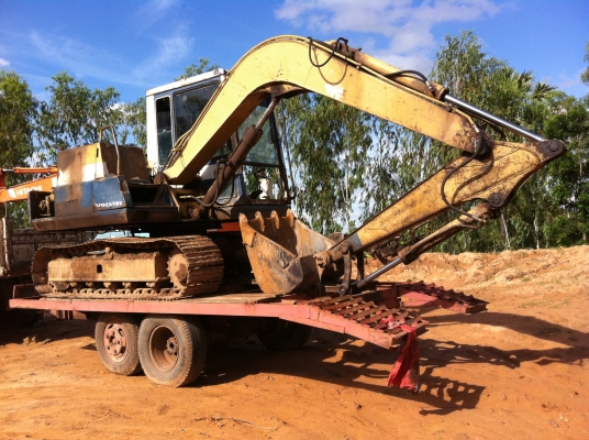 ขายด่วน แบ็คโฮ KOMATSU 60-5 เครื่องดี ปั๊มดี บอดี๊สวย + ตัวลาก  สภาพพร้อมใช้งาน