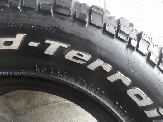 ยาง BFGoodrich 265/75R16 สวยๆ 1 คู่ ราคา 1500 บาท