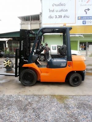 Toyota7fd25ขนาด2.5ตันเสาสูง4.3เมตร3ท่อนเข้าตู้ เกียร์ออร์โต้ เครื่องดีเซล1DZ2รับประกันเครื่องเกียร์6เดือน