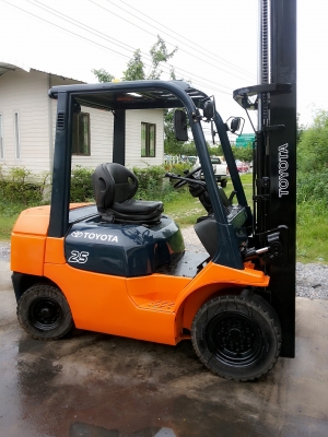 Toyota7fd25ขนาด2.5ตันเสาสูง4.3เมตร3ท่อนเข้าตู้ เกียร์ออร์โต้ เครื่องดีเซล1DZ2รับประกันเครื่องเกียร์6เดือน