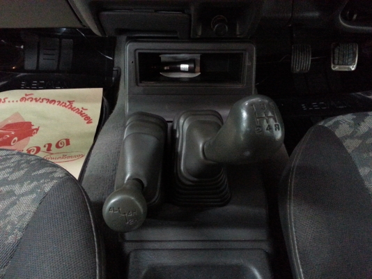 ขาย Strada Grandis 4 ประตู 4WD ขาย Strada Grandis 4 ประตู 4WD