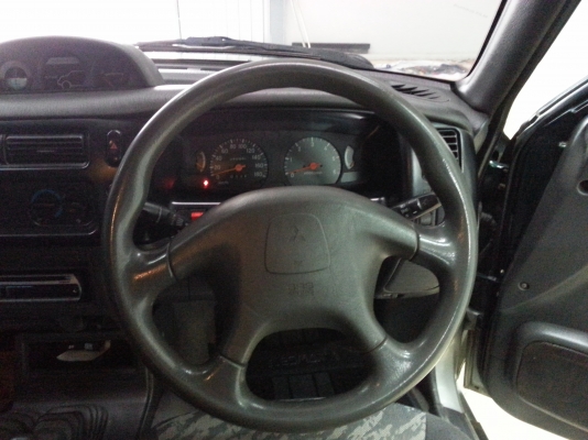 ขาย Strada Grandis 4 ประตู 4WD ขาย Strada Grandis 4 ประตู 4WD