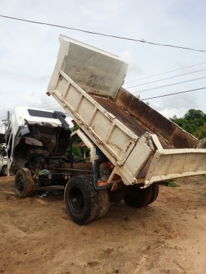 ขอบคุณลูกค้า อ.บัวขาว ขาย 6 ล้อดั๊ม หัวFIGHTER เครื่องEH 700 168 แรง ทิฟฟี่พาวเวอร์ แอร์เย็น เครื่องเสียงมี เฟืองท้าย200 ยาง900 ขอบ20 ไม่มีเล่ม