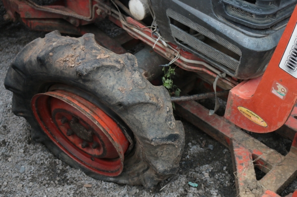 KUBOTA L3408 มีใบดันหน้าตราช้าง ขายตามสภาพ ย้ำว่าตามสภาพนะครับ KUBOTA L3408 มีใบดันหน้าตราช้าง ขายตามสภาพ ย้ำว่าตามสภาพนะครับ