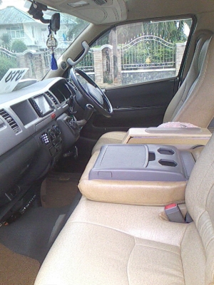 ขายรถตู้ toyota commuter 2.5 หลังคาสูง แต่งหรู ราคาถูกๆ