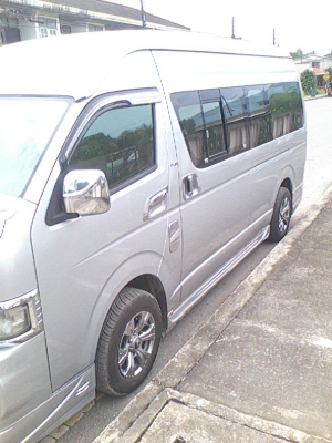 ขายรถตู้ toyota commuter 2.5 หลังคาสูง แต่งหรู ราคาถูกๆ