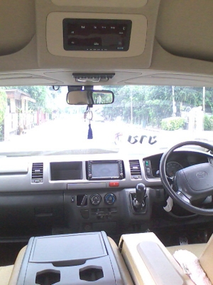 ขายรถตู้ toyota commuter 2.5 หลังคาสูง แต่งหรู ราคาถูกๆ