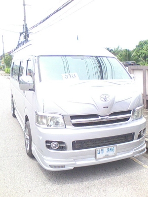 ขายรถตู้ toyota commuter 2.5 หลังคาสูง แต่งหรู ราคาถูกๆ