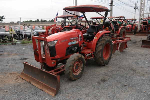 KUBOTA L3608 ชั่วโมงน้อยคุณภาพเยี่ยม พร้อมใบมีดติดตัวรถ พร้อมผาน 4 ตราช้างมือสองเอาไปเลย KUBOTA L3608 ชั่วโมงน้อยคุณภาพเยี่ยม พร้อมใบมีดติดตัวรถ พร้อมผาน 4 ตราช้างมือสองเอาไปเลย