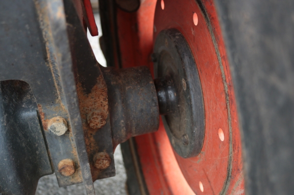 KUBOTA L3608 ชั่วโมงน้อยคุณภาพเยี่ยม พร้อมใบมีดติดตัวรถ พร้อมผาน 4 ตราช้างมือสองเอาไปเลย KUBOTA L3608 ชั่วโมงน้อยคุณภาพเยี่ยม พร้อมใบมีดติดตัวรถ พร้อมผาน 4 ตราช้างมือสองเอาไปเลย