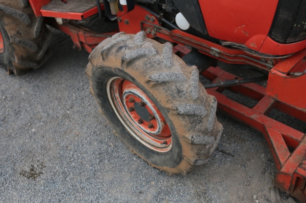 KUBOTA L3608 ชั่วโมงน้อยคุณภาพเยี่ยม พร้อมใบมีดติดตัวรถ พร้อมผาน 4 ตราช้างมือสองเอาไปเลย KUBOTA L3608 ชั่วโมงน้อยคุณภาพเยี่ยม พร้อมใบมีดติดตัวรถ พร้อมผาน 4 ตราช้างมือสองเอาไปเลย
