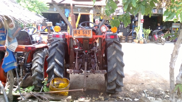 คูโบต้า34แรง สองเพลา สภาพดีพร้อมใช้ มีอุปกรณ์1อย่างเลือกได้ ลุงโหนกรับสาย 081-0745778 โคราช