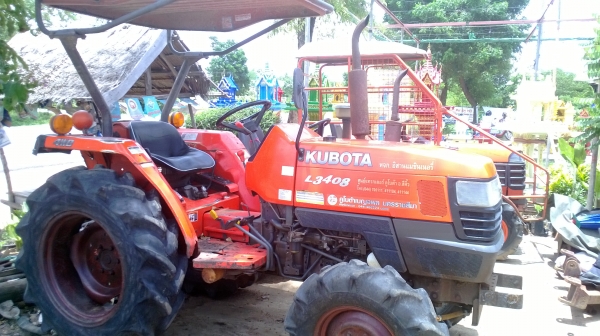 คูโบต้า34แรง สองเพลา สภาพดีพร้อมใช้ มีอุปกรณ์1อย่างเลือกได้ ลุงโหนกรับสาย 081-0745778 โคราช