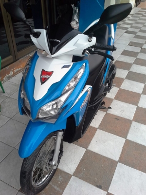 ของดีราคาถูก Honda Click 125i tune up สีน้ำเงินขาว ปี 2556 รุ่นใหม่ล่าสุด ของดีราคาถูก Honda Click 125i tune up สีน้ำเงินขาว ปี 2556 รุ่นใหม่ล่าสุด